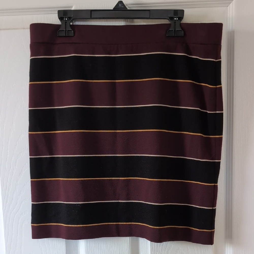 Last Chance Black and Maroon Skirt